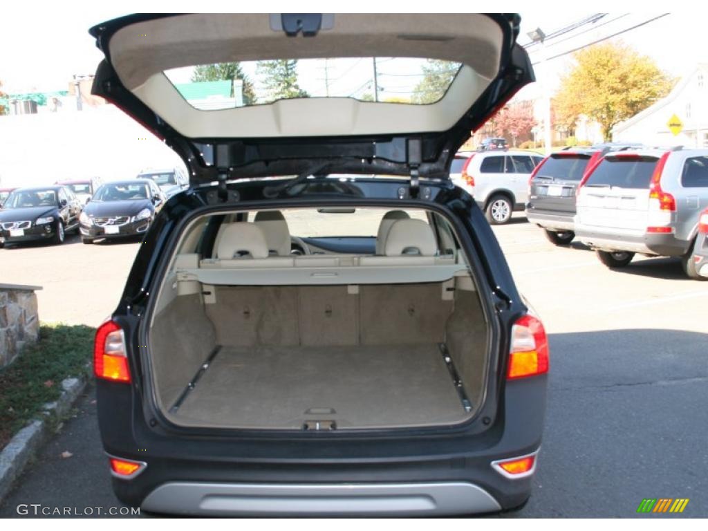 2010 Volvo XC70 3.2 AWD Trunk Photo #38440968