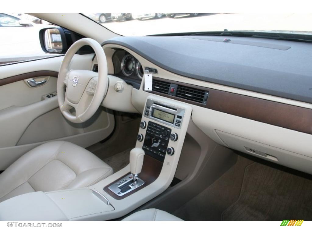 2010 Volvo XC70 3.2 AWD Sandstone Dashboard Photo #38441088