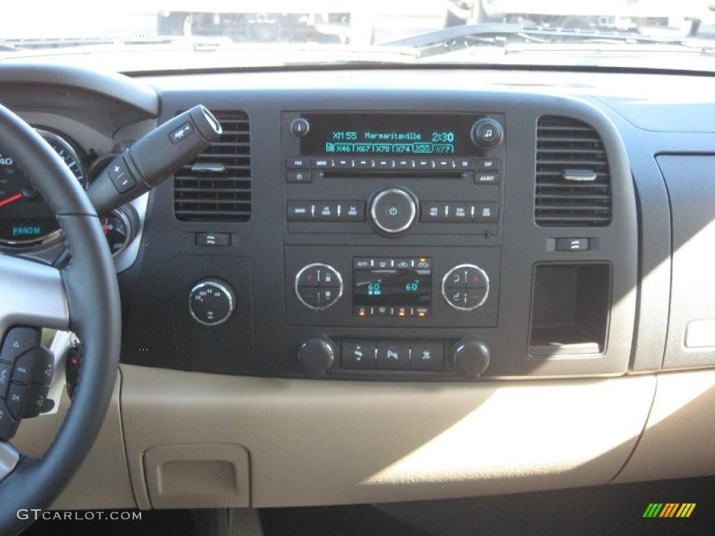 2011 Chevrolet Silverado 1500 LT Crew Cab 4x4 Controls Photo #38443104
