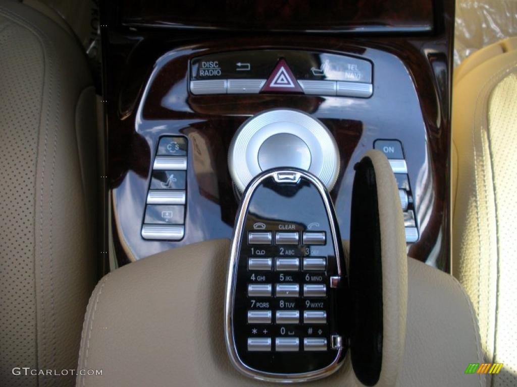 2010 Mercedes-Benz S 550 Sedan Controls Photo #38443860