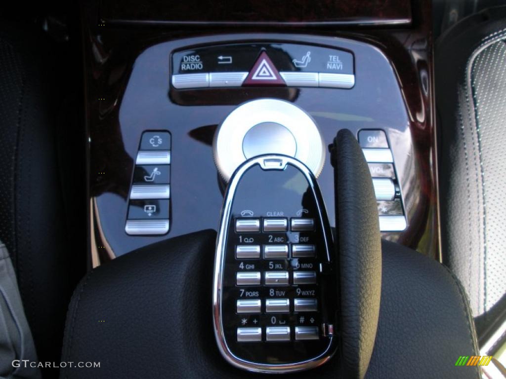 2010 Mercedes-Benz S 550 Sedan Controls Photo #38444260