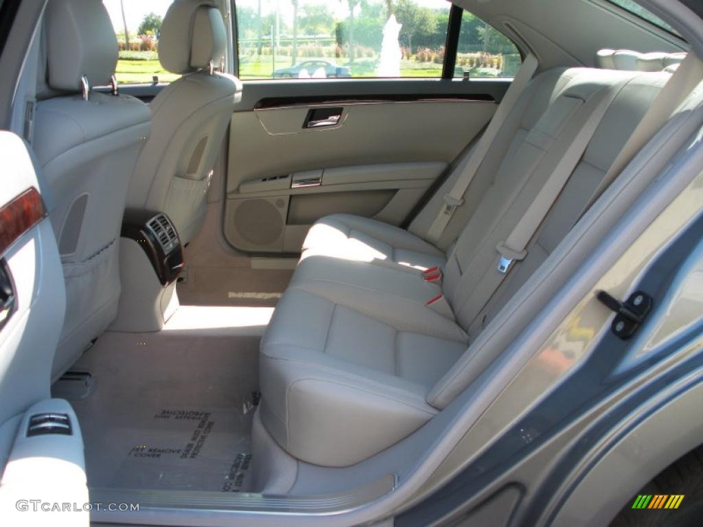 Grey/Dark Grey Interior 2010 Mercedes-Benz S 550 Sedan Photo #38444500
