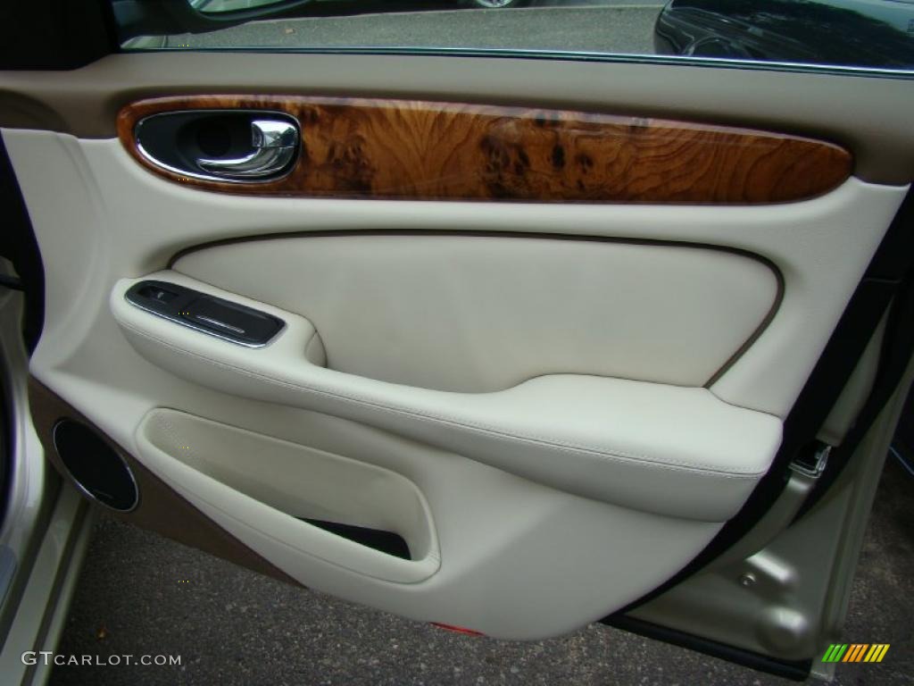 2008 Jaguar XJ Vanden Plas Ivory/Mocha Door Panel Photo #38446352