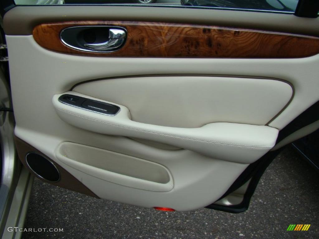 2008 Jaguar XJ Vanden Plas Ivory/Mocha Door Panel Photo #38446384