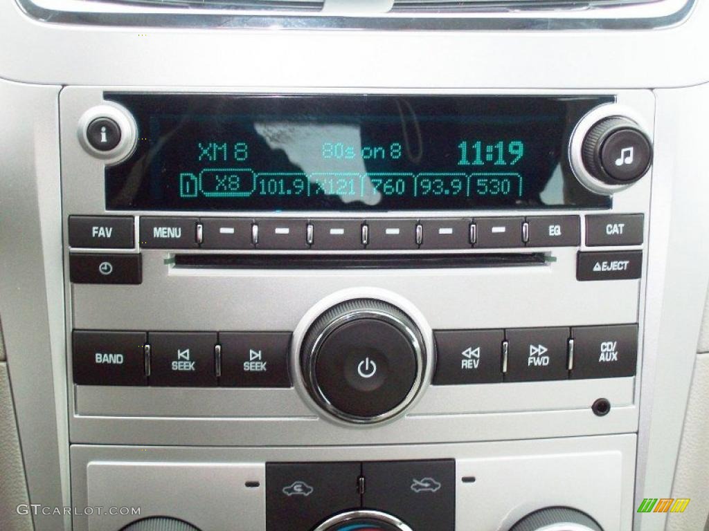 2011 Chevrolet Malibu LT Controls Photo #38446568