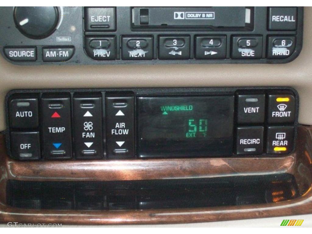 2004 Buick Park Avenue Standard Park Avenue Model Controls Photo #38448248
