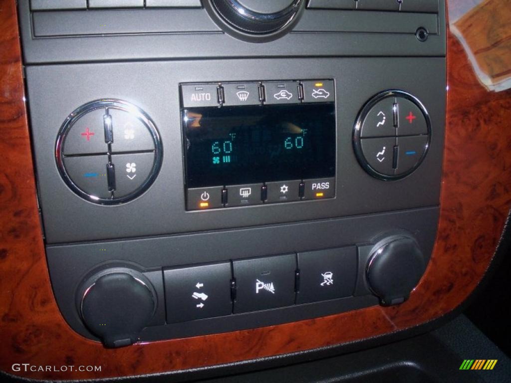 2011 Chevrolet Silverado 2500HD LTZ Extended Cab 4x4 Controls Photo #38451304