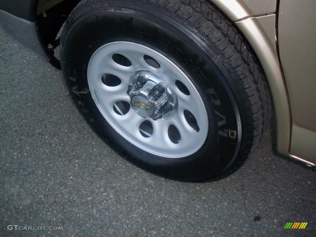 2011 Chevrolet Express LT 1500 Passenger Van Wheel Photo #38451752