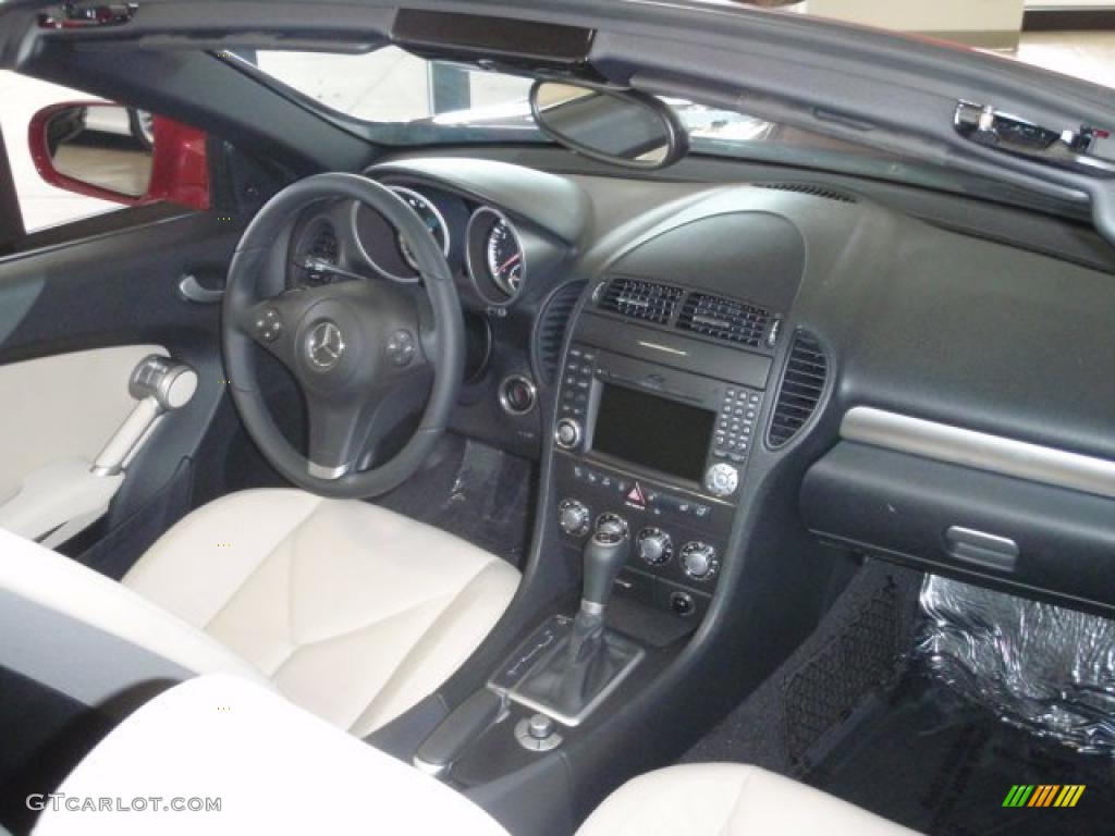 2011 Mercedes-Benz SLK 300 Roadster Beige Dashboard Photo #38452788