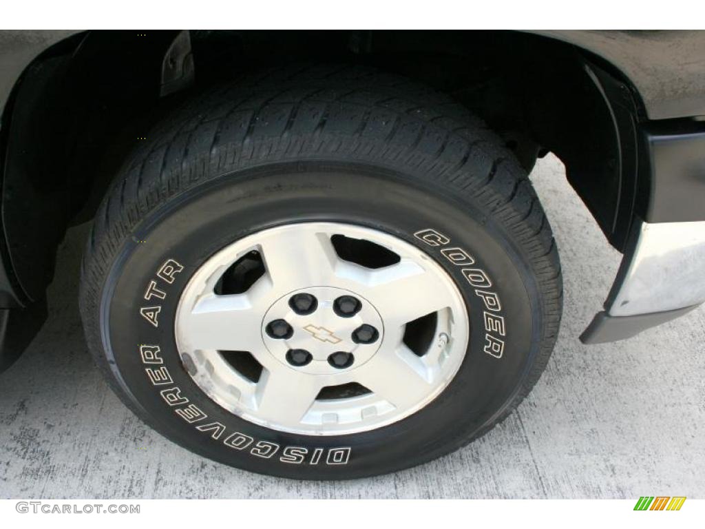 2004 Chevrolet Suburban 1500 LT 4x4 Wheel Photo #38454045