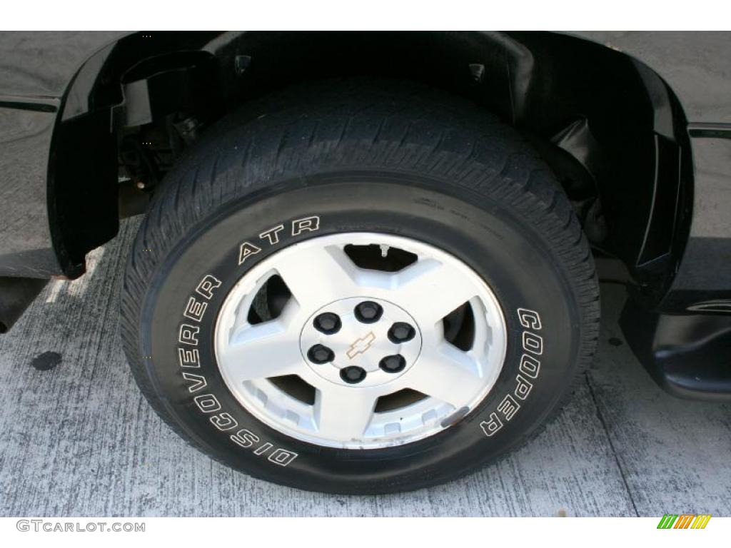 2004 Chevrolet Suburban 1500 LT 4x4 Wheel Photo #38454065