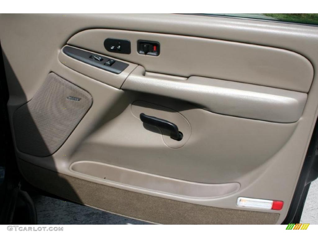 2004 Chevrolet Suburban 1500 LT 4x4 Tan/Neutral Door Panel Photo #38454157