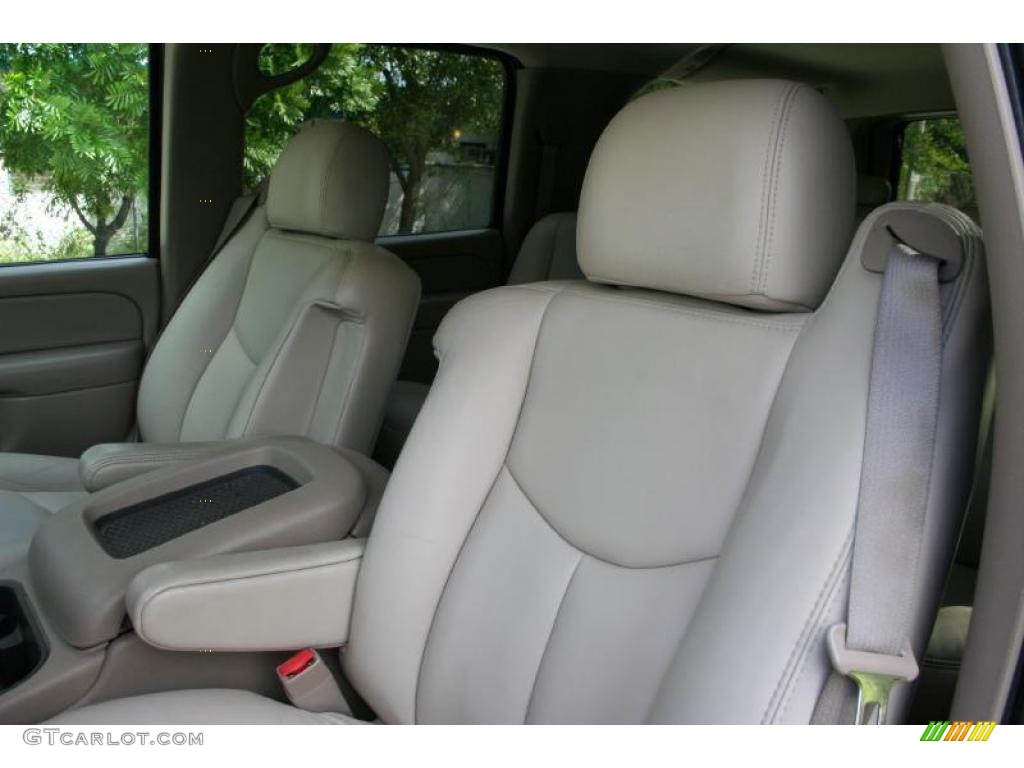 Tan/Neutral Interior 2004 Chevrolet Suburban 1500 LT 4x4 Photo #38454385