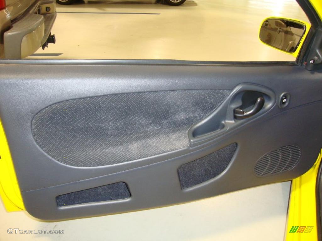 2005 Chevrolet Cavalier LS Sport Coupe Graphite Gray Door Panel Photo #38456385