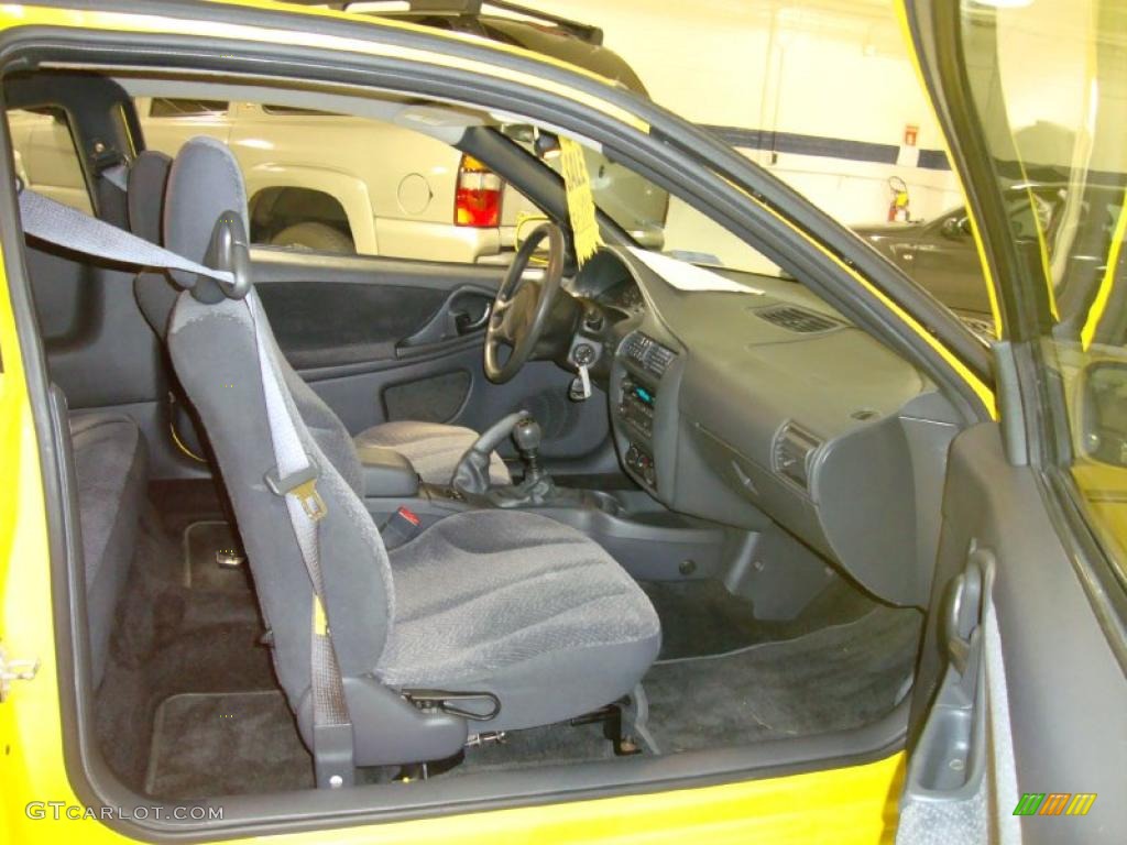 2005 Cavalier LS Sport Coupe - Rally Yellow / Graphite Gray photo #17