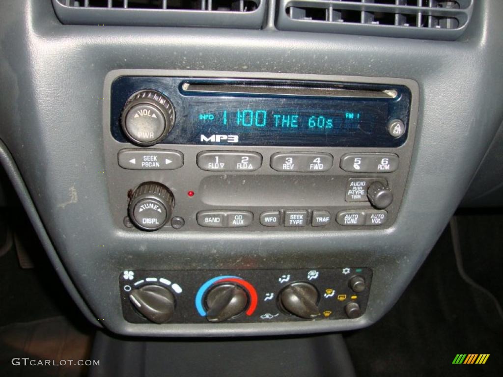 2005 Chevrolet Cavalier LS Sport Coupe Controls Photo #38456625