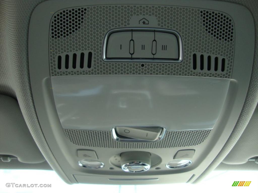 2011 Audi A4 2.0T quattro Sedan Controls Photo #38458365