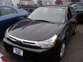 Black - Focus SE Sedan Photo No. 1