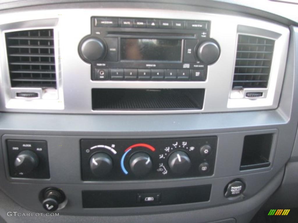 2007 Dodge Ram 2500 SLT Mega Cab 4x4 Controls Photo #38462653