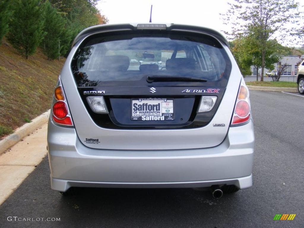 2005 Aerio SX AWD Sport Wagon - Silky Silver Metallic / Black photo #6