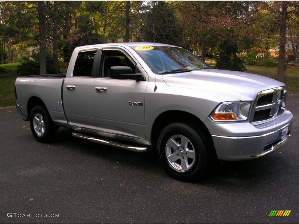 2009 Ram 1500 SLT Quad Cab 4x4 - Bright Silver Metallic / Dark Slate/Medium Graystone photo #2