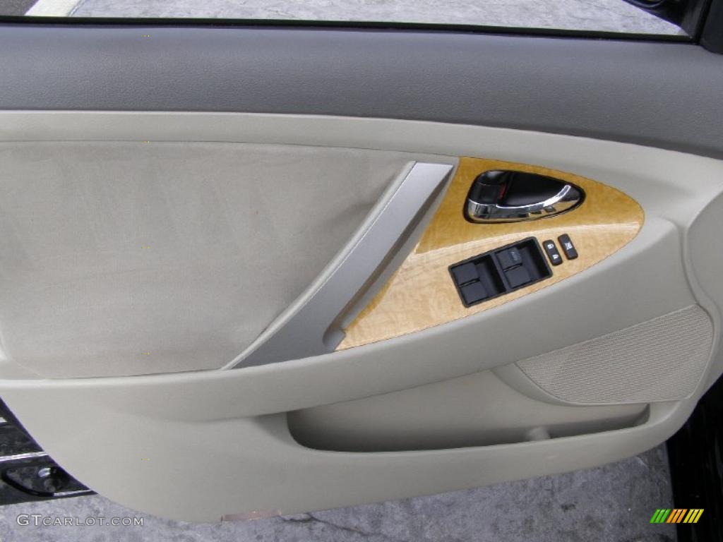 2007 Camry XLE - Black / Bisque photo #9