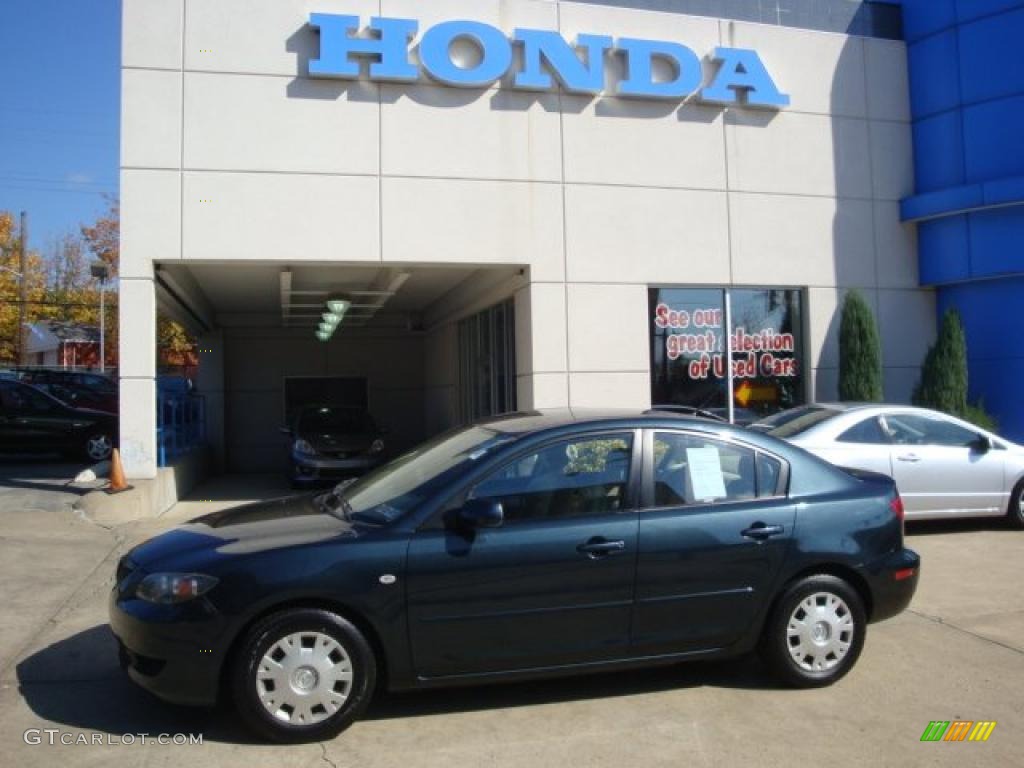 Nordic Green Mica Mazda MAZDA3