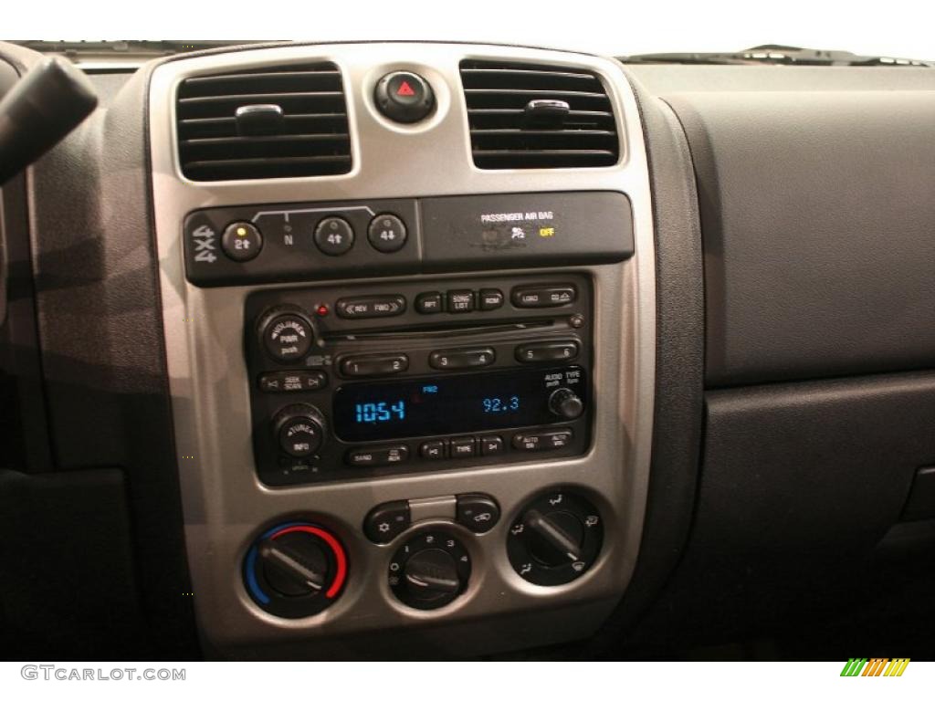 2008 GMC Canyon SLE Crew Cab 4x4 Controls Photo #38466129