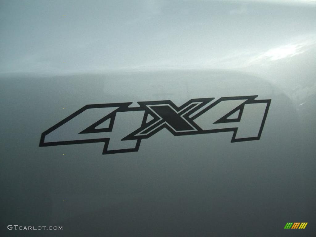 2011 Chevrolet Silverado 1500 LS Crew Cab 4x4 Marks and Logos Photos