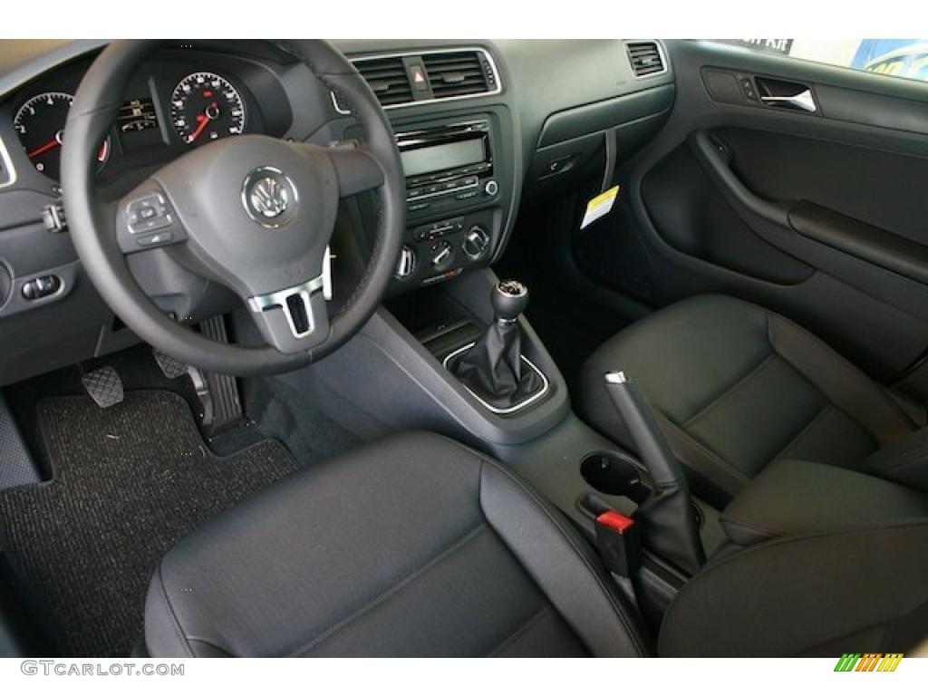 Titan Black Interior 2011 Volkswagen Jetta SE Sedan Photo #38467545