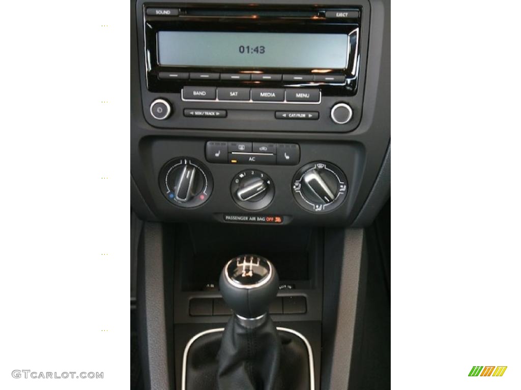 2011 Volkswagen Jetta SE Sedan 5 Speed Manual Transmission Photo #38467585