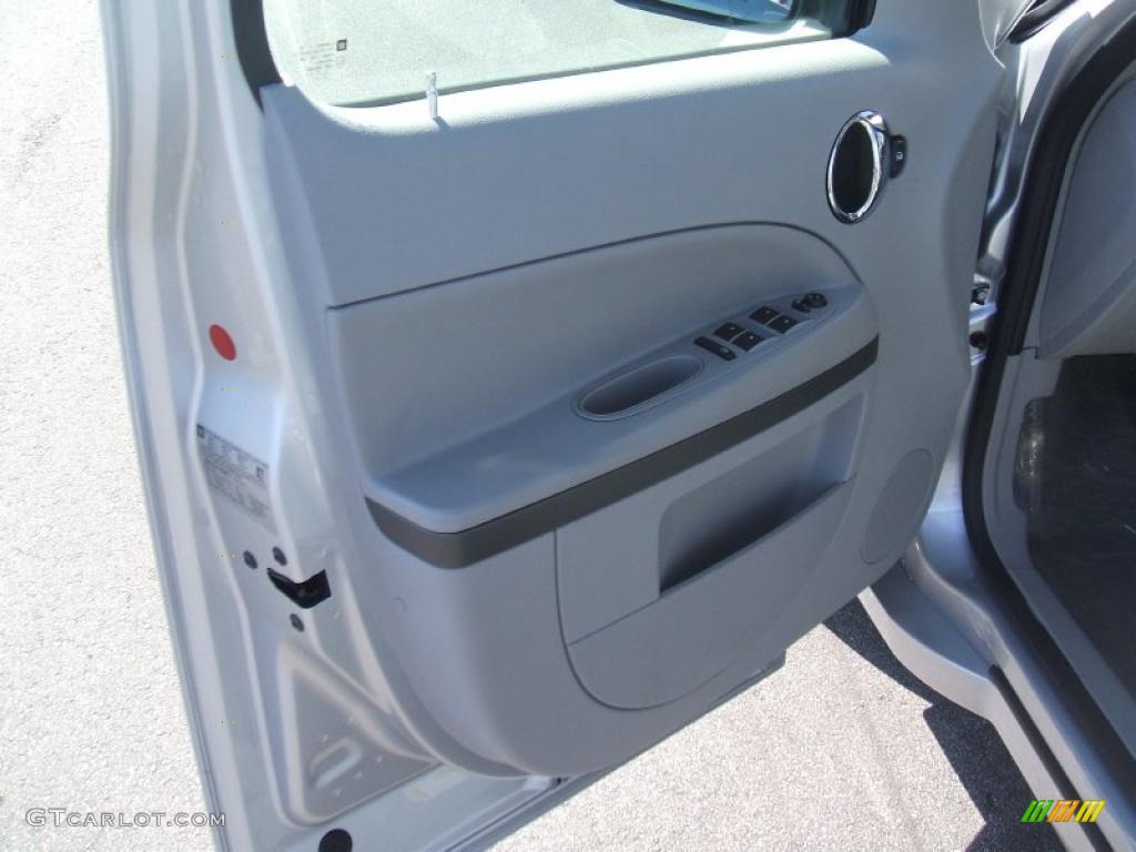 2011 Chevrolet HHR LS Gray Door Panel Photo #38467853