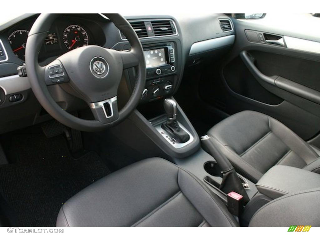 Titan Black Interior 2011 Volkswagen Jetta SEL Sedan Photo #38467977