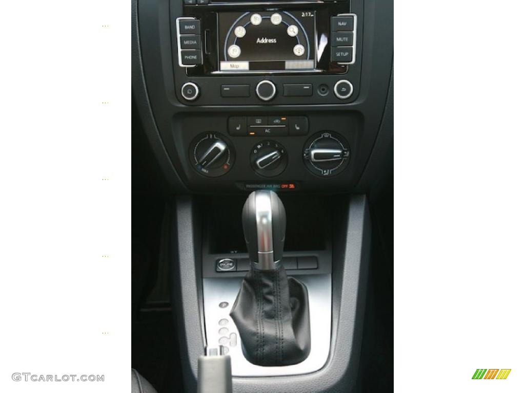 2011 Jetta SEL Sedan - Platinum Gray Metallic / Titan Black photo #17