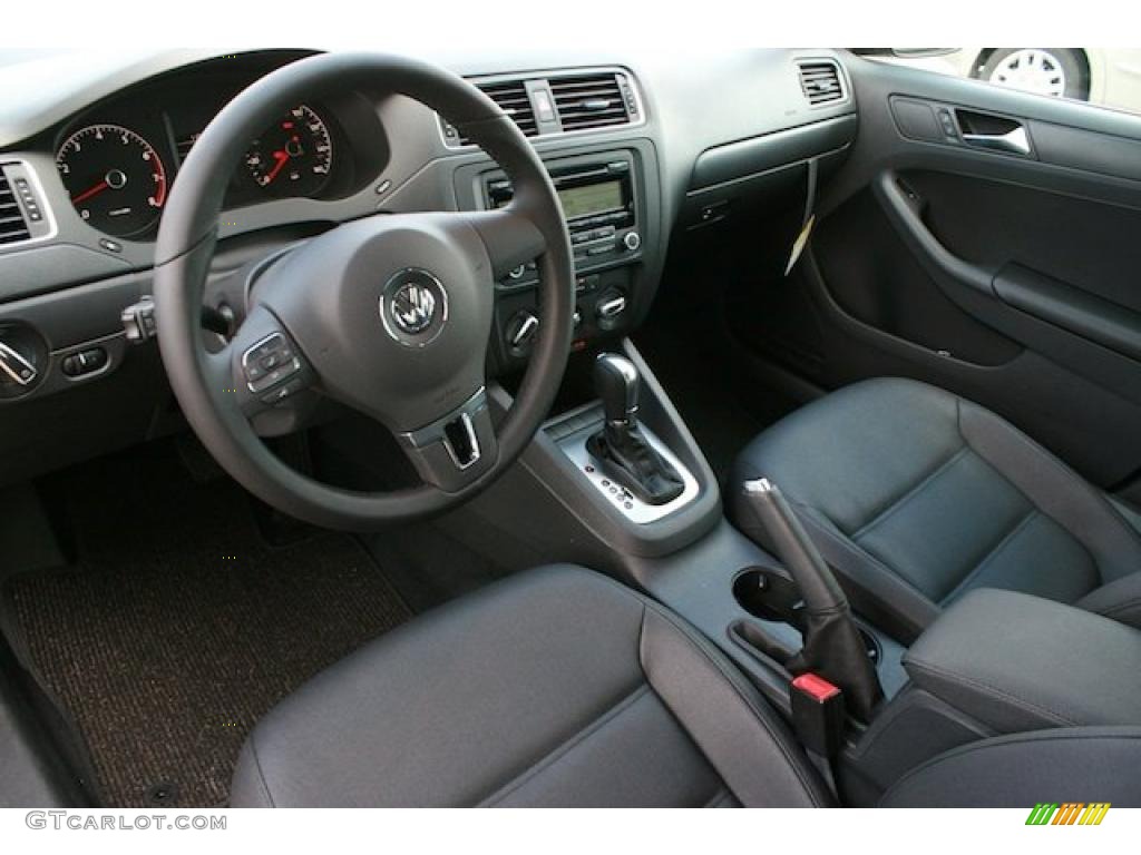 Titan Black Interior 2011 Volkswagen Jetta SE Sedan Photo #38468197
