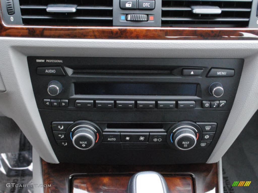 2009 BMW 3 Series 335i Sedan Controls Photo #38469809