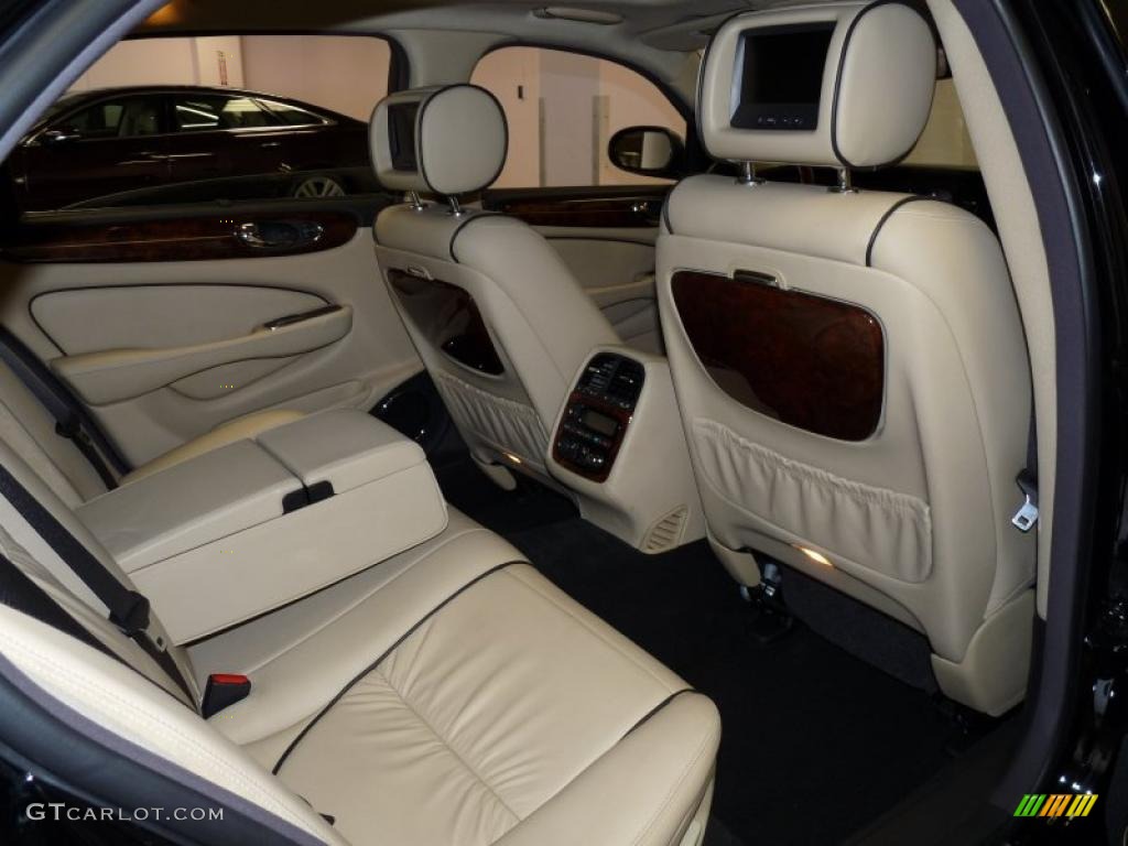 Barley/Charcoal Interior 2007 Jaguar XJ Super V8 Photo #38470593