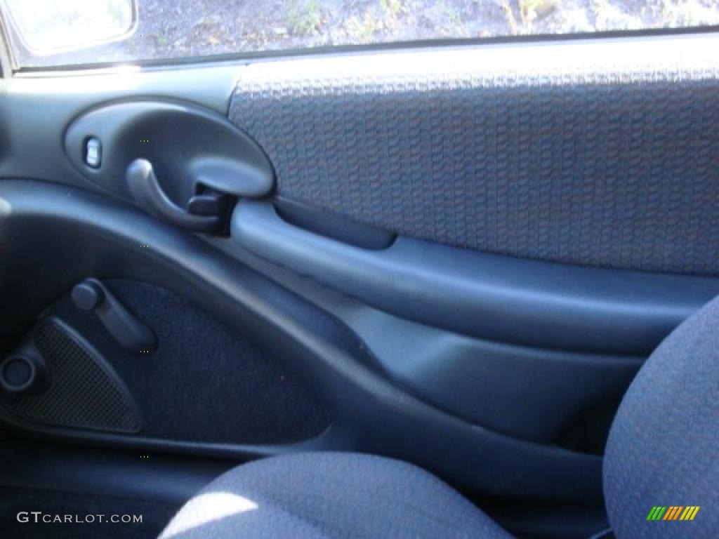 2001 Sunfire SE Coupe - Indigo Blue / Graphite photo #18