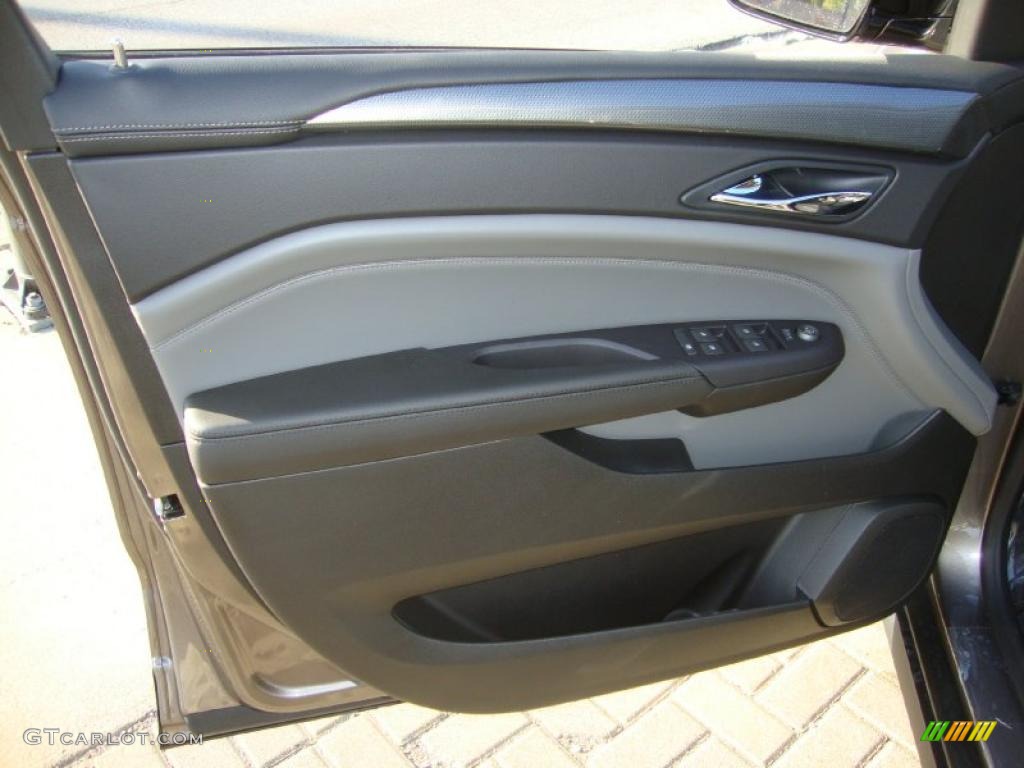2011 Cadillac SRX FWD Ebony/Titanium Door Panel Photo #38471745
