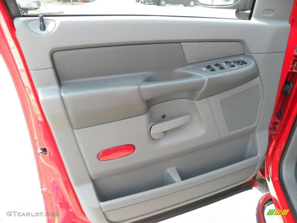 2006 Dodge Ram 1500 ST Quad Cab Medium Slate Gray Door Panel Photo #38472911