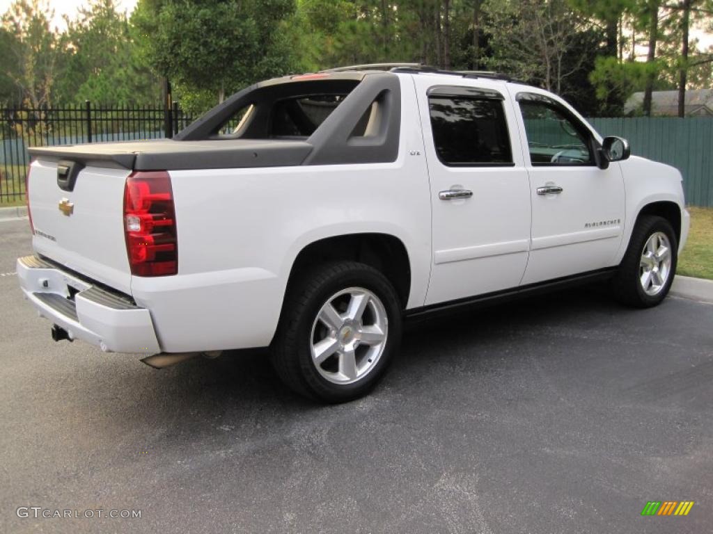 2007 Avalanche LTZ 4WD - Summit White / Ebony photo #11