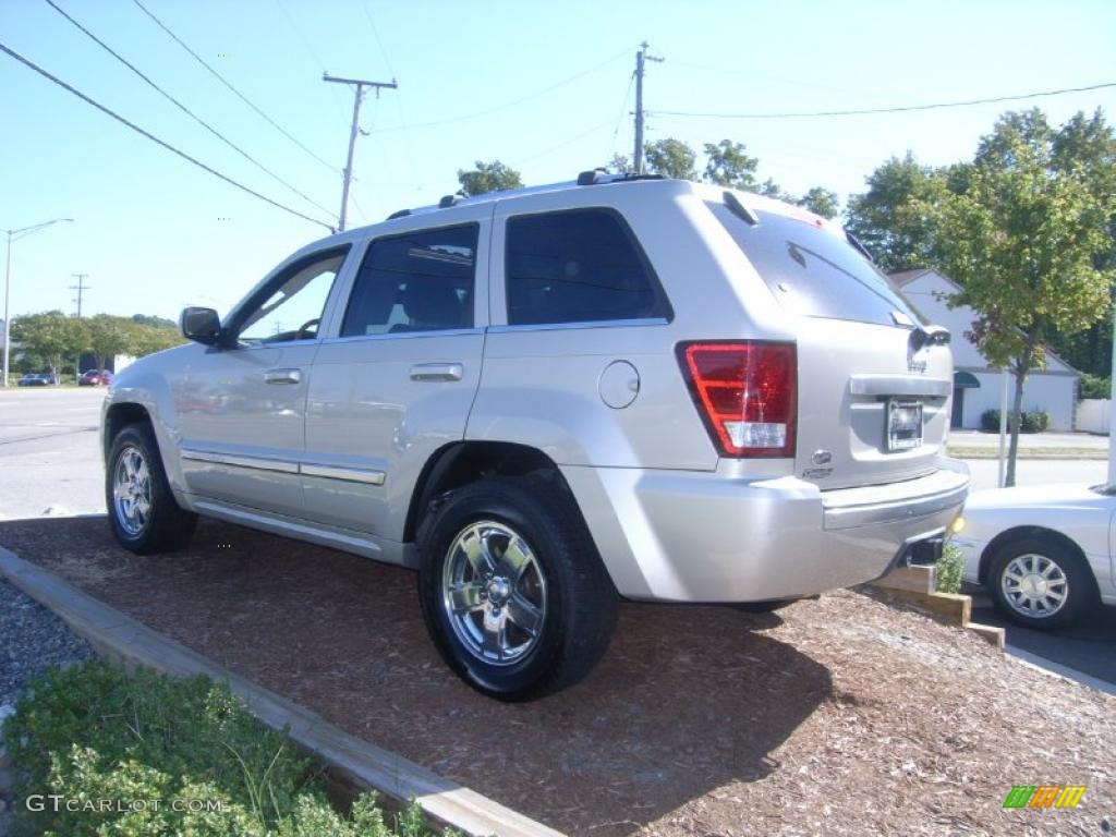 2007 Grand Cherokee Overland - Light Graystone Pearl / Dark Khaki/Light Graystone photo #3