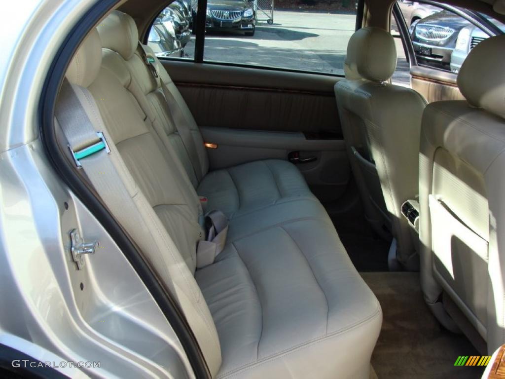 Medium Gray Interior 2004 Buick Park Avenue Ultra Photo #38481043