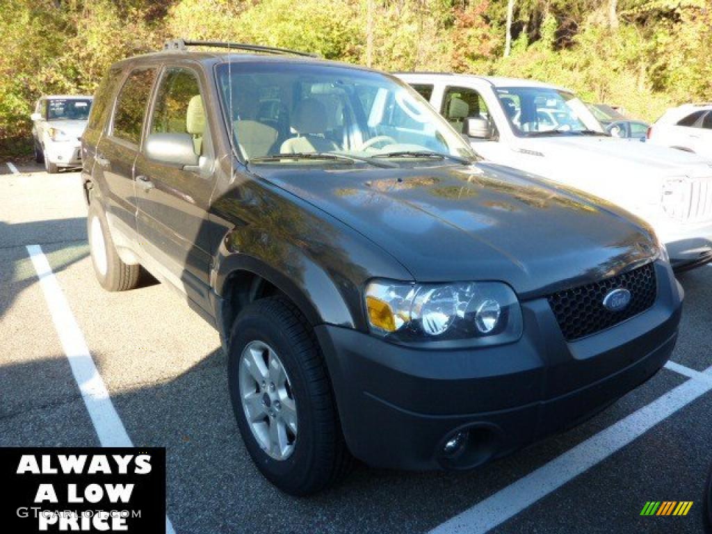 2006 Escape XLT V6 4WD - Dark Stone Metallic / Medium/Dark Pebble photo #1