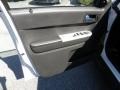 Oxford White - Mariner V6 4WD Photo No. 7