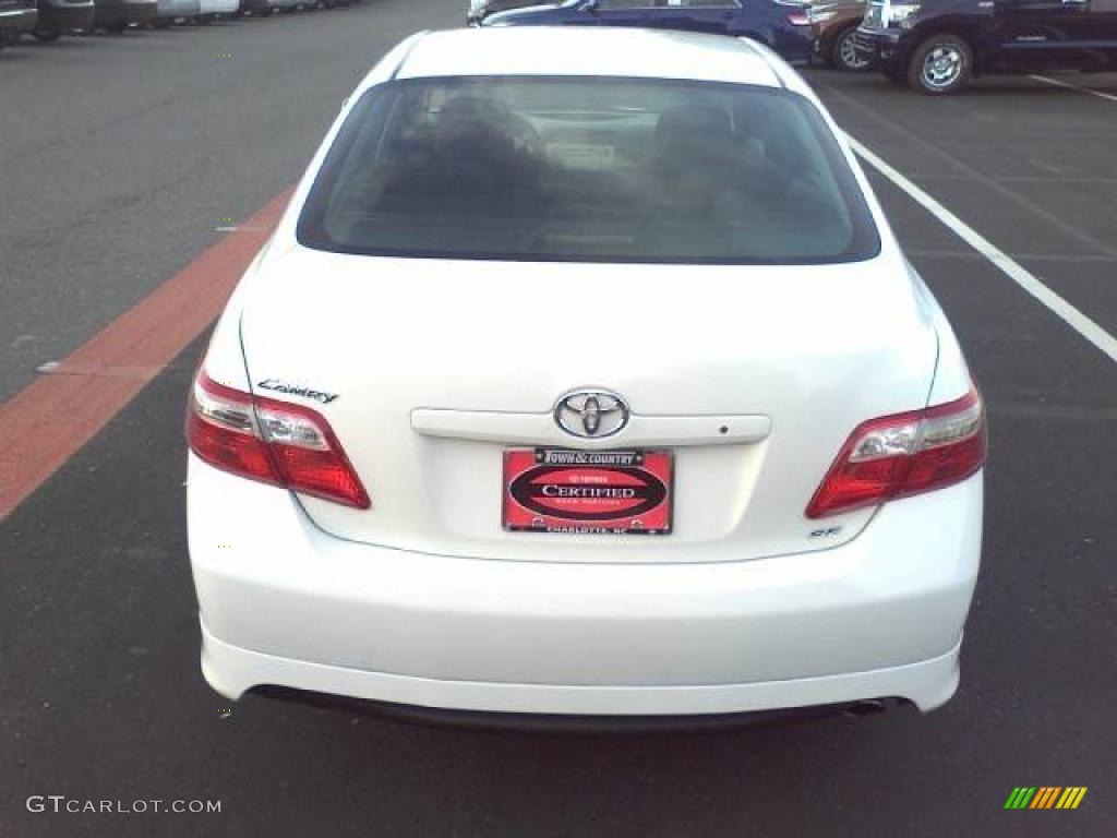 2008 Camry SE - Super White / Dark Charcoal photo #4