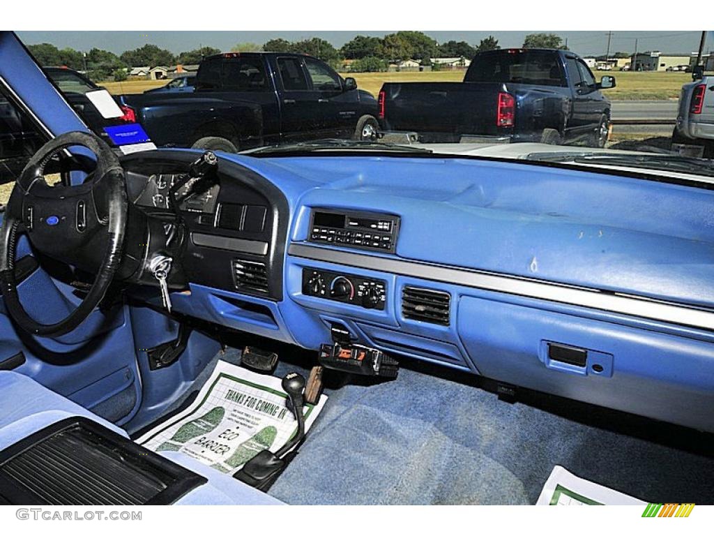 1995 Ford F250 XLT Extended Cab 4x4 Blue Dashboard Photo #38485175