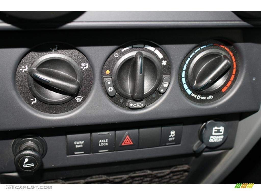 2010 Jeep Wrangler Rubicon 4x4 Controls Photo #38485251