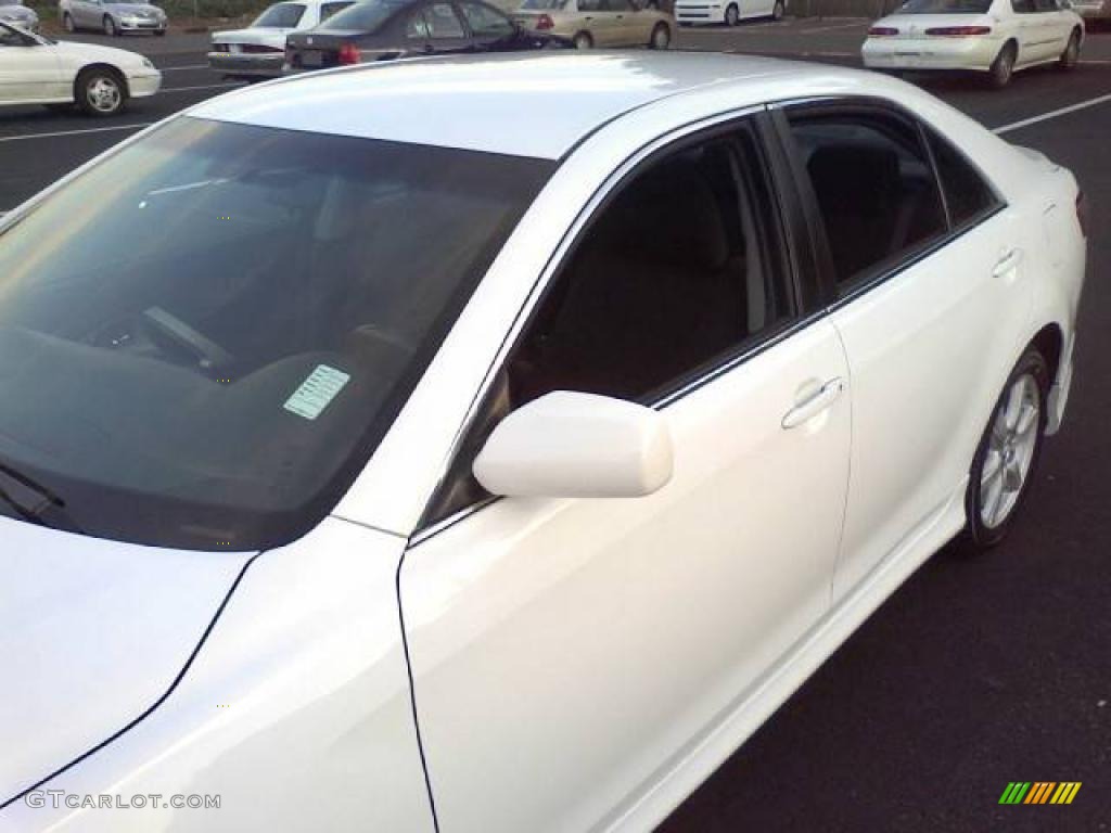 2008 Camry SE - Super White / Dark Charcoal photo #21