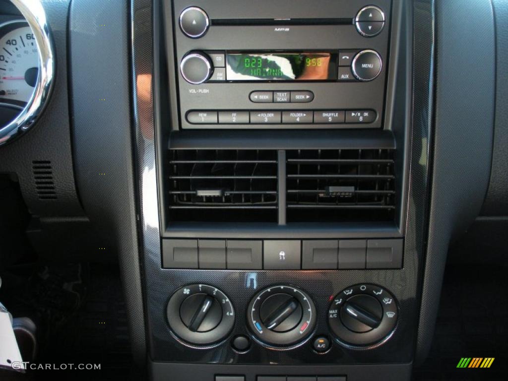 2010 Ford Explorer Sport Trac XLT Controls Photo #38487887